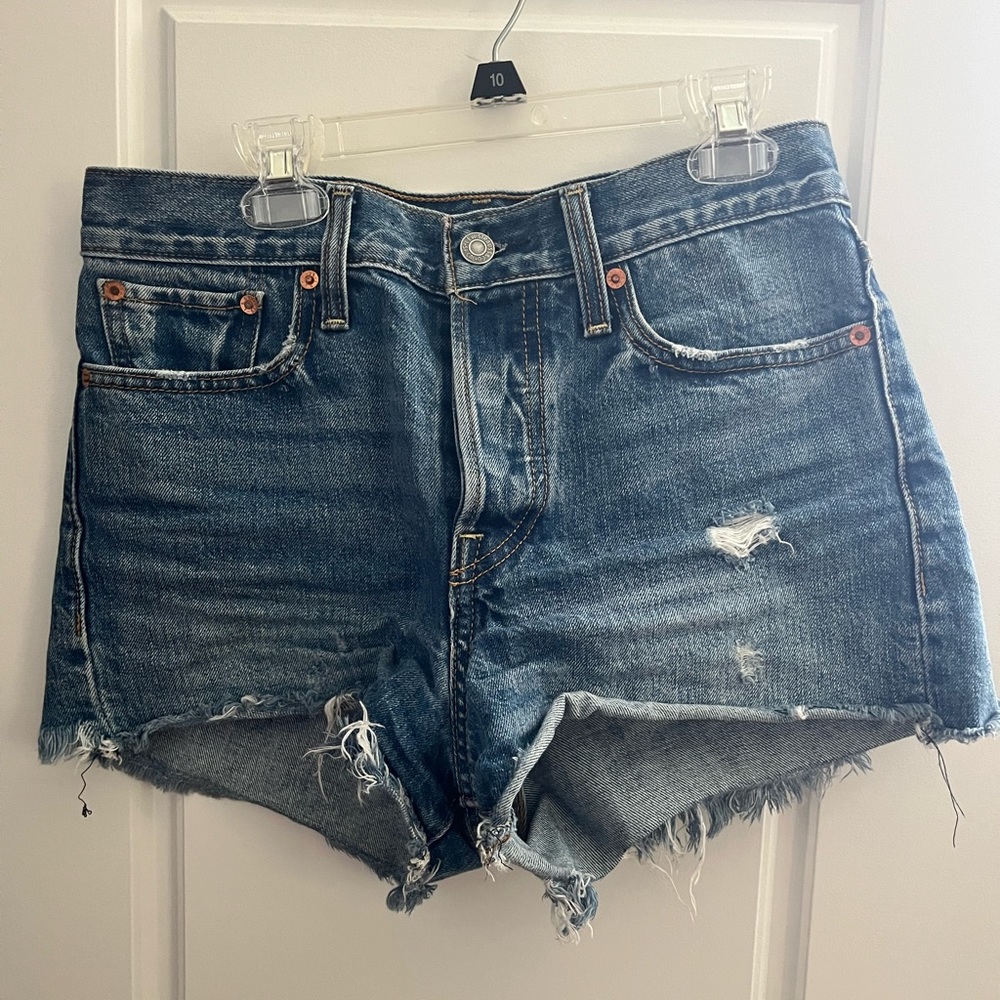 Levi’s high rise denim shorts